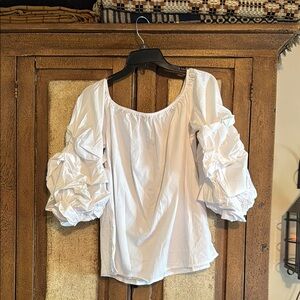 NWT Lola White Puff Sleeve Ruffled Blouse